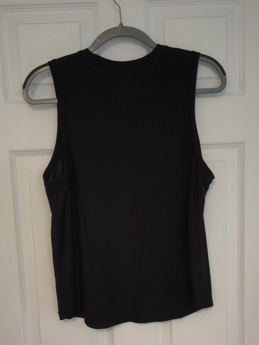Banana Republic Black Sleeveless Muscle Tee - Picture 3 of 3